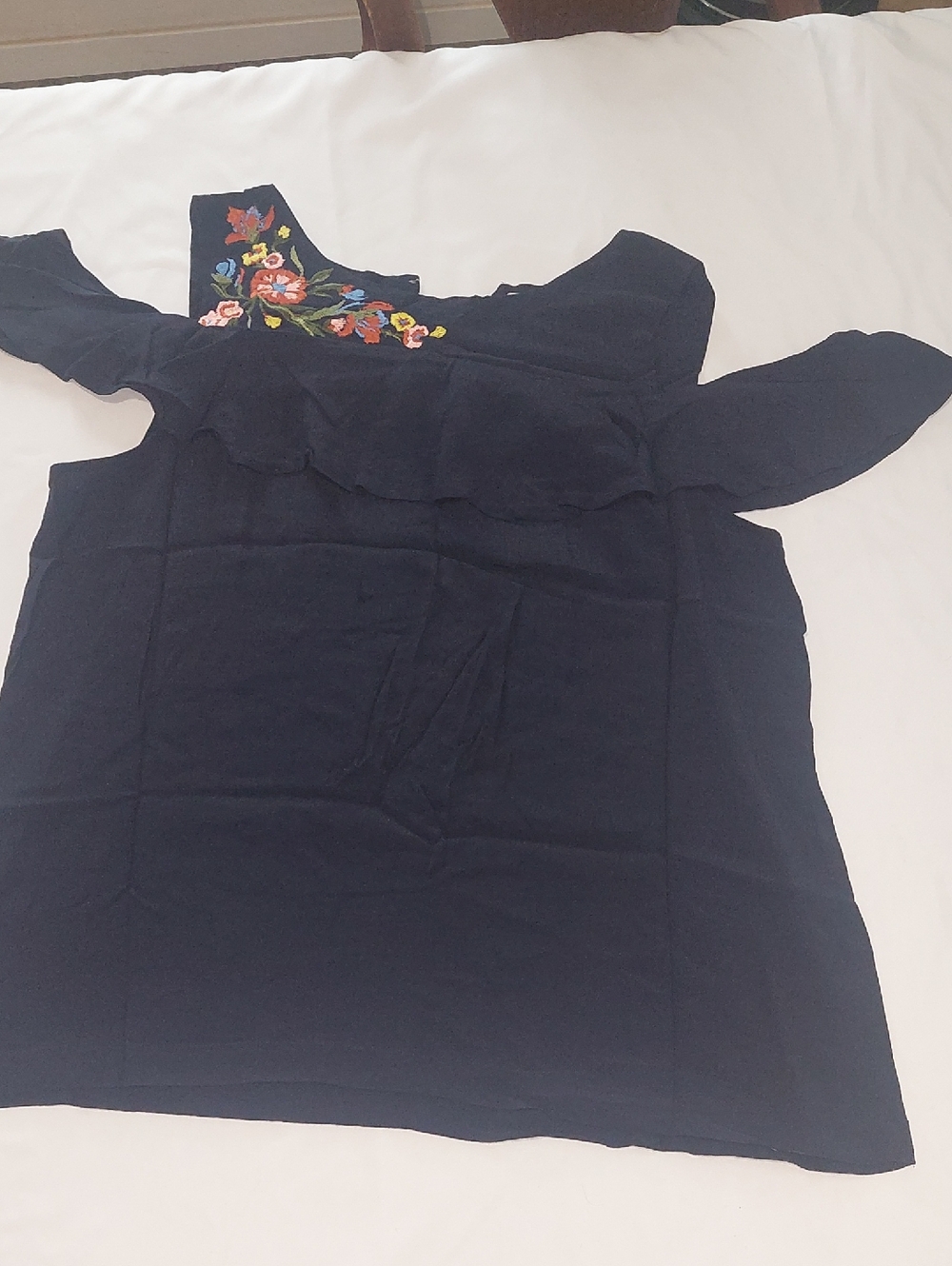 Loft  Navy Cold-Shoulder Top with Floral Embroidery Size XXL
